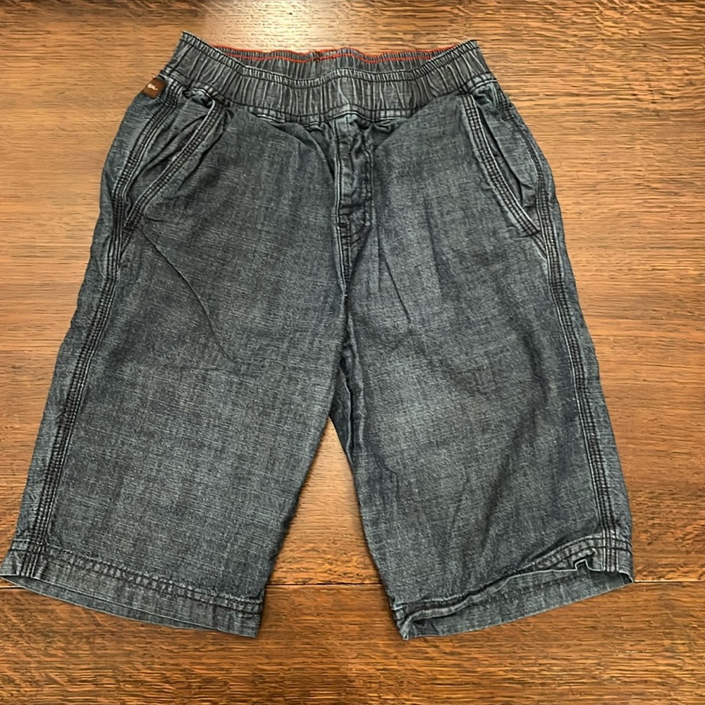 Tea Collection very light denim shorts. Size 7.